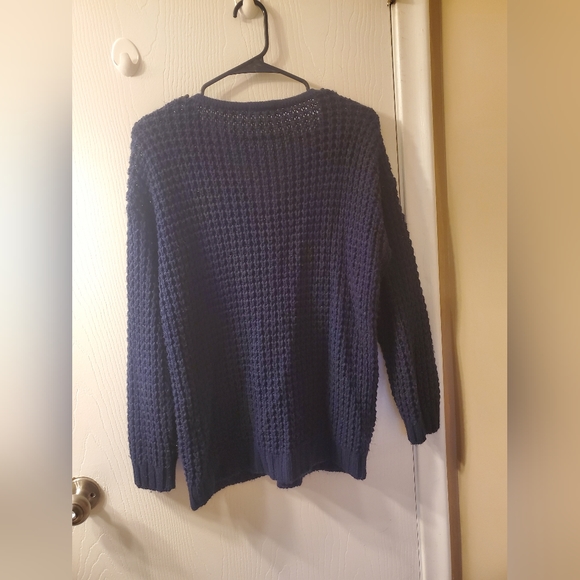 Venus Sweater - Picture 2 of 3